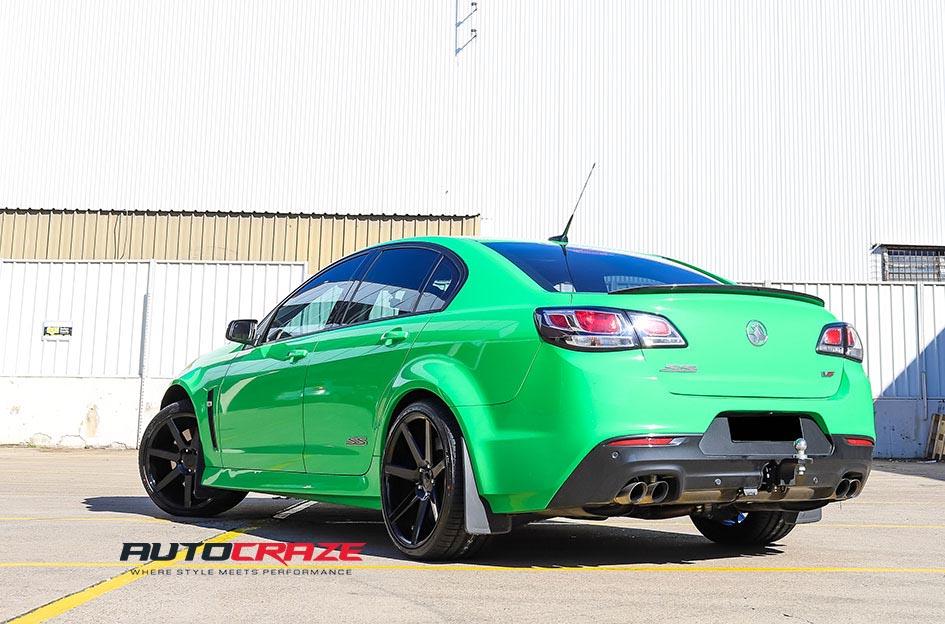 HOLDEN-COMMODORE-VERONA-GLOSS-BLACK